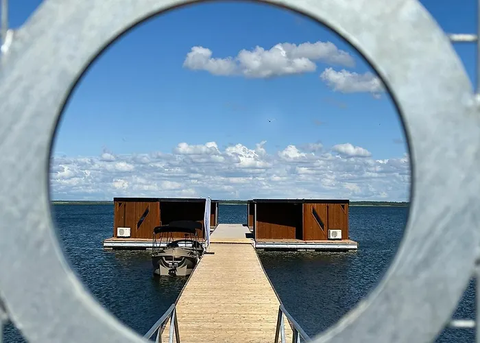 Grand Holm Marina Ujuvmajad